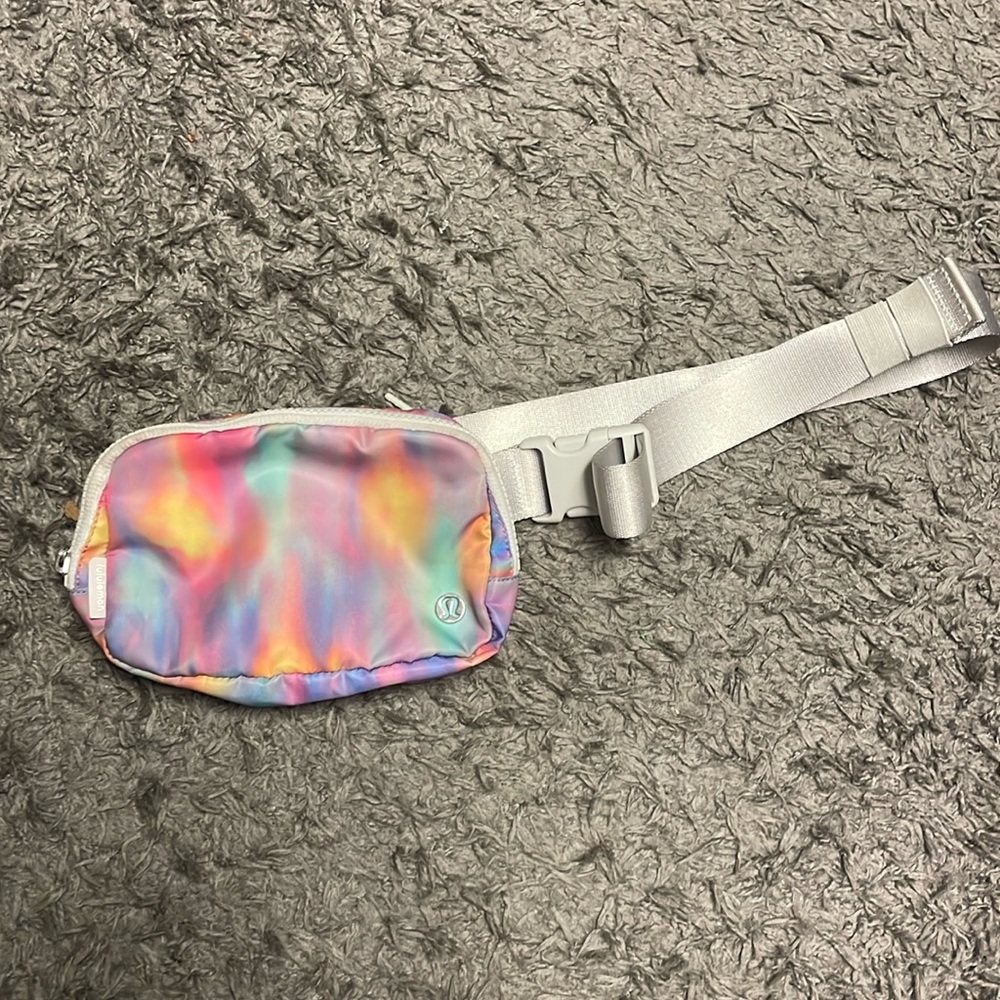 Lululemon limited edition belt bag